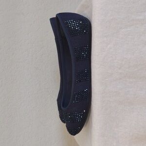 GB Girls Slip-on Ballet Flat Shoe in Size 3M. Color is Navy. EUC